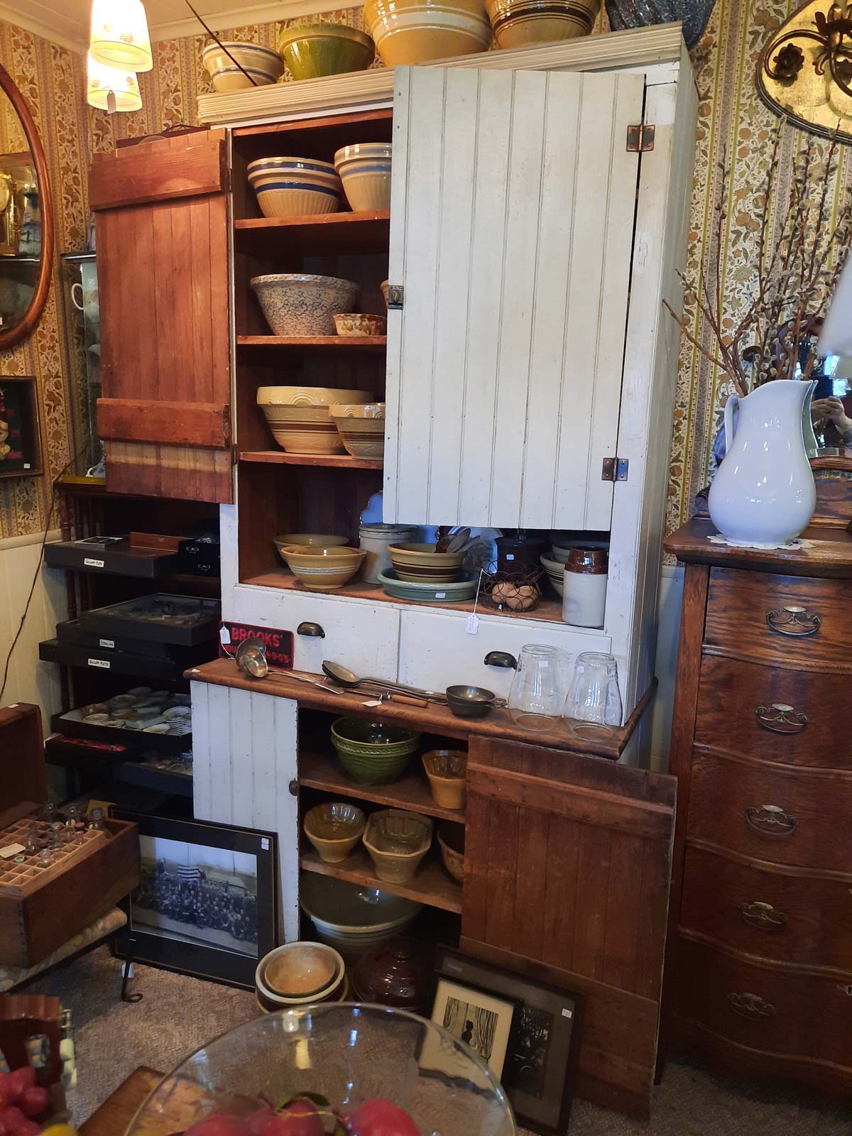 Colliersville Cottage Antiques | Memorabilia & Antiques 